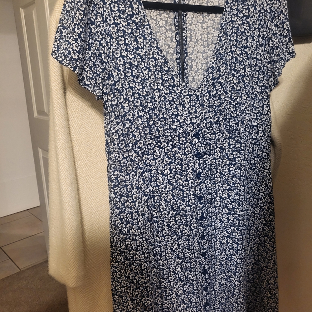 Elegant Navy Floral Midi Dress